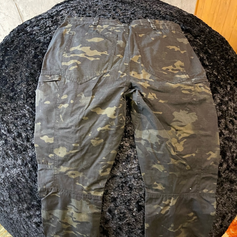 All Skill No Luck / Gnarco Amarok joggers - multi-cam black / MCB - size 34/30 - Picture 2 of 3